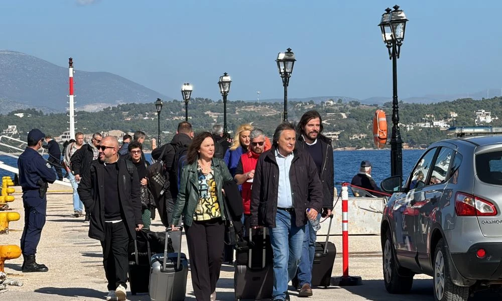 ΣΥΡΙΖΑ: Συνεχίζονται για τρίτη μέρα οι εργασίες της ΚΟ στις Σπέτσες- Κάποιοι βουλευτές γύρισαν στην Αθήνα